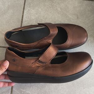 WOLKY Bronze Mary Jane Wedge Velcro Strap